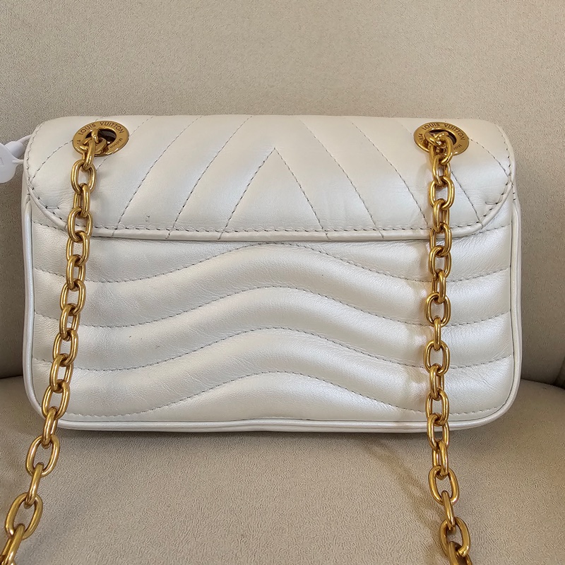 LV白色金鏈wave 鏈包-4