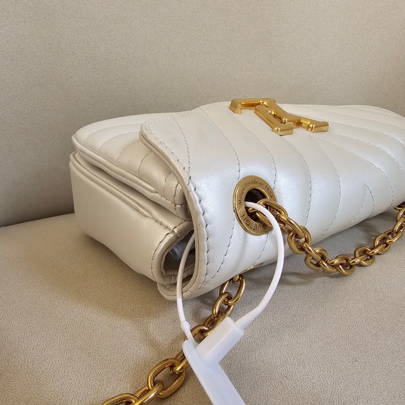 LV白色金鏈wave 鏈包-6