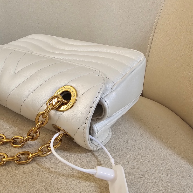 LV白色金鏈wave 鏈包-7