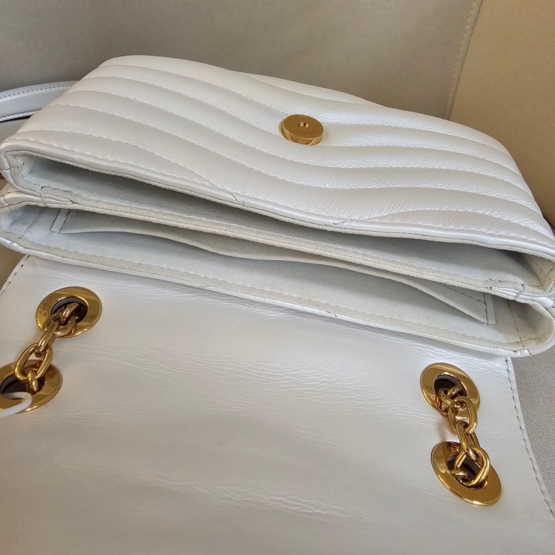 LV白色金鏈wave 鏈包-12