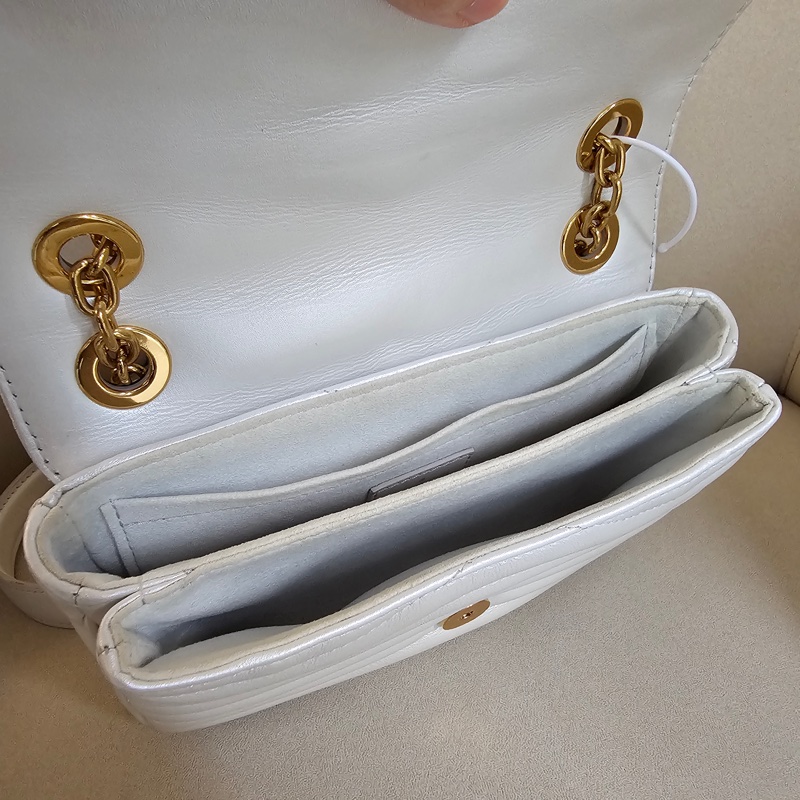 LV白色金鏈wave 鏈包-13