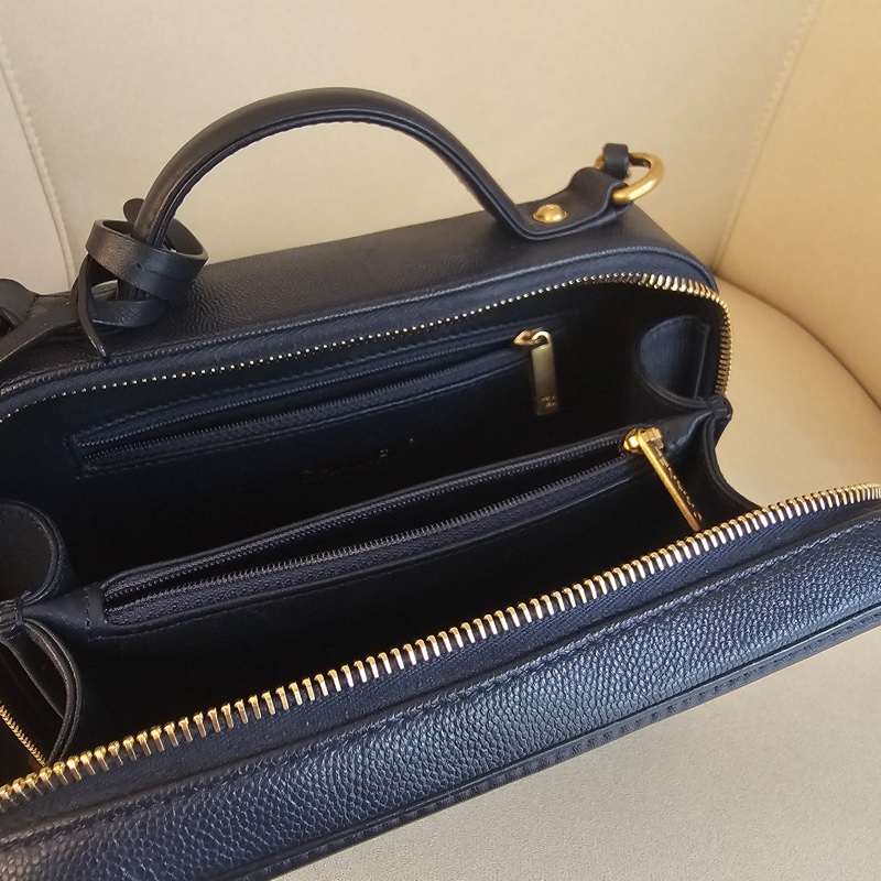 Chanel vanity21 藍色荔枝-14