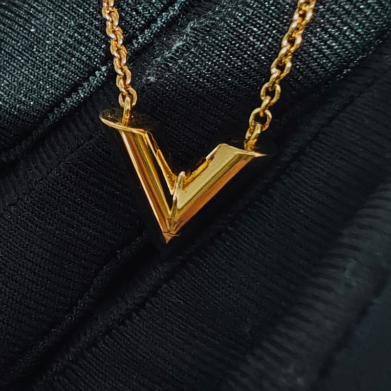 Lv 經典v字項鏈-9