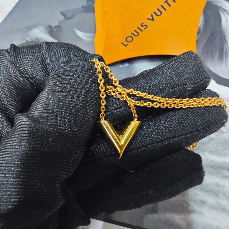 Lv 經典v字項鏈-20