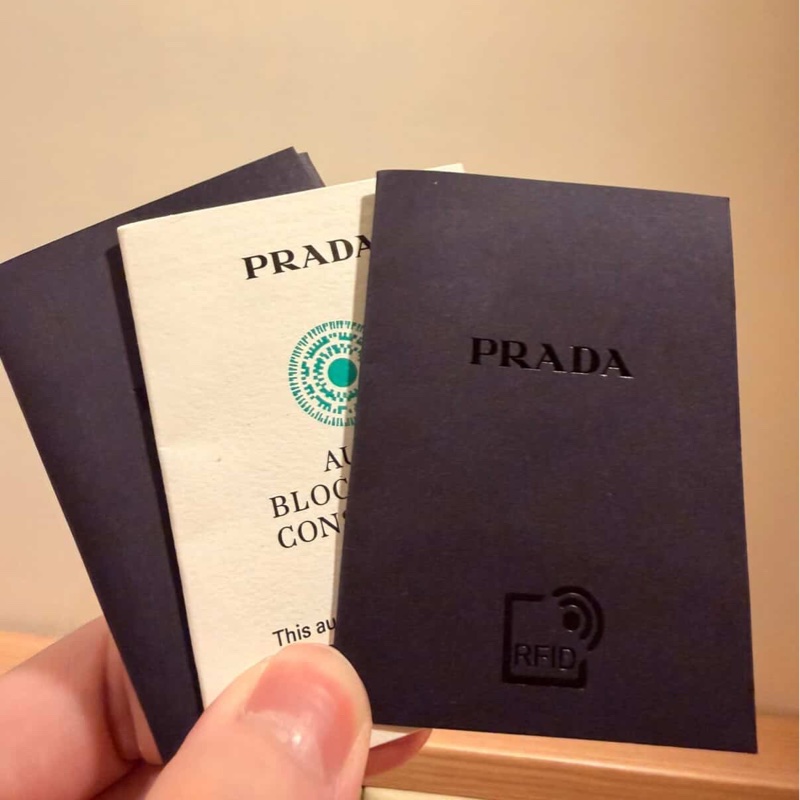 Prada Traveller 中碼夾棉 Re-Nylon 肩背袋(1BD255)-14