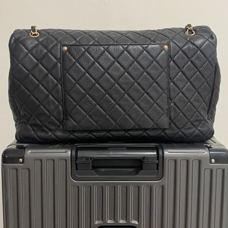 Chanel 超大型 黑金牛XXL機場包 MAXI機場包-11
