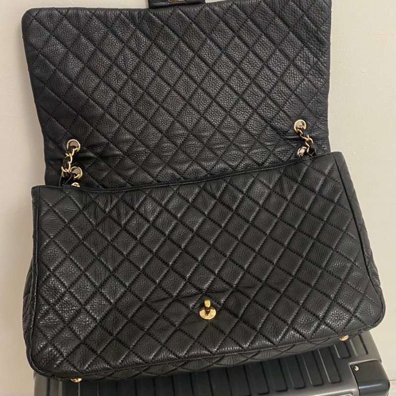 Chanel 超大型 黑金牛XXL機場包 MAXI機場包-16