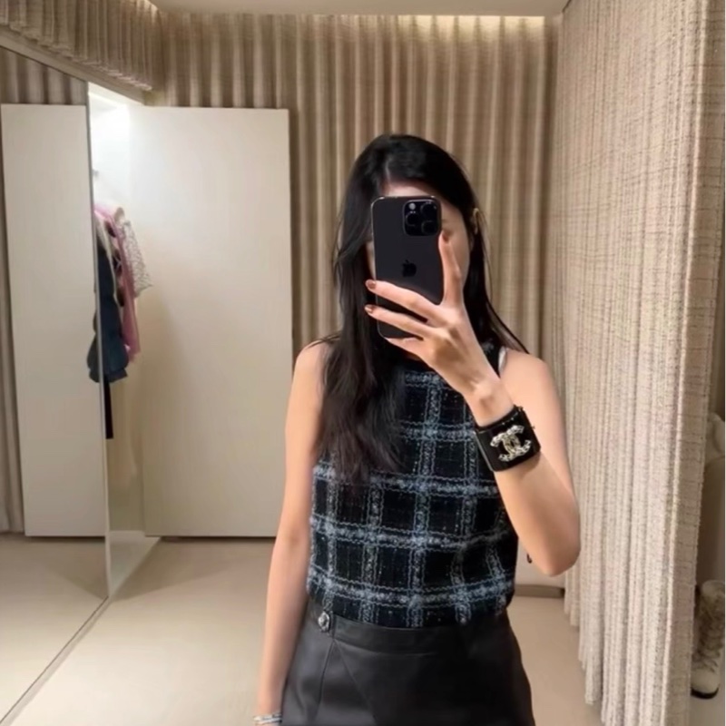 全新/ Chanel✨黑藍格亮片花呢百搭背心 #38-0