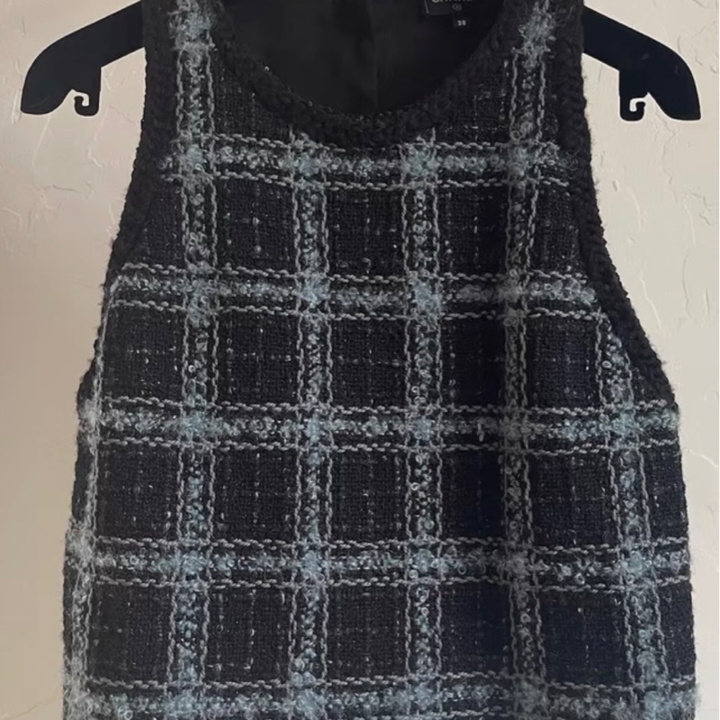 全新/ Chanel✨黑藍格亮片花呢百搭背心 #38-1