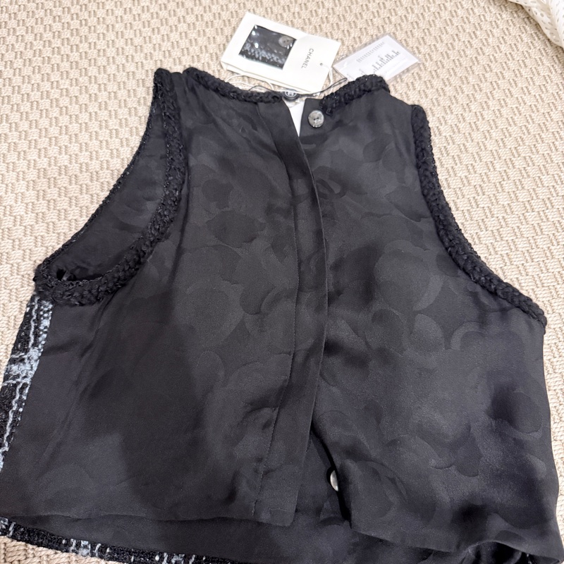 全新/ Chanel✨黑藍格亮片花呢百搭背心 #38-8