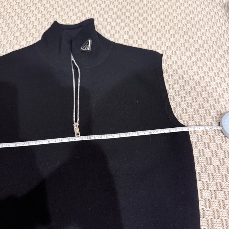PRADA✨酷颯高領拉鍊三角標無袖上衣背心 #38-10
