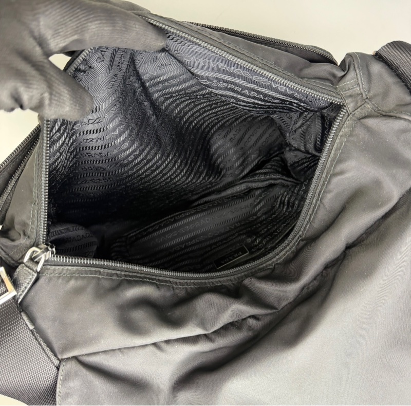 PRADA PATTINA 尼龍側背包-15