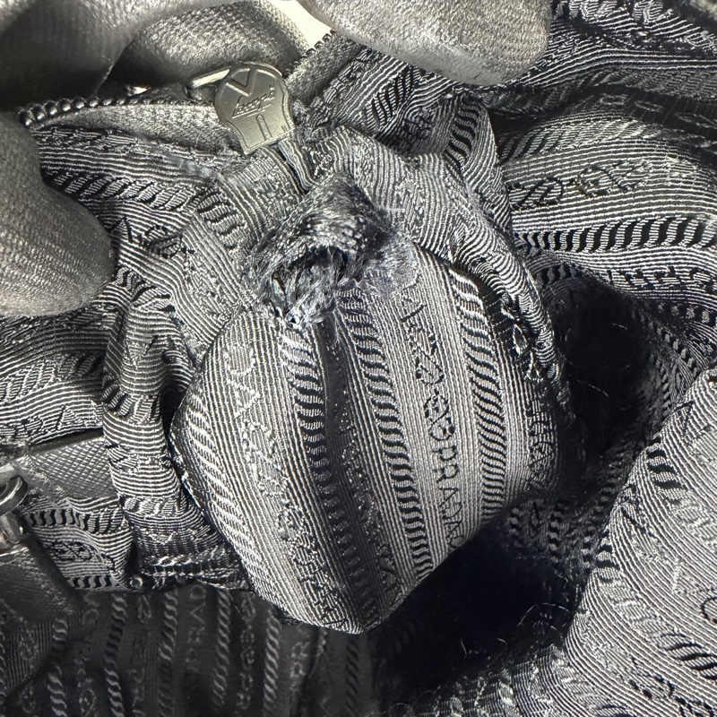 PRADA PATTINA 尼龍側背包-36