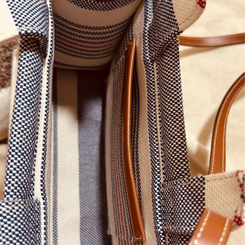 Celine 皮標凱旋門撞色條紋托特包（藍白）-12