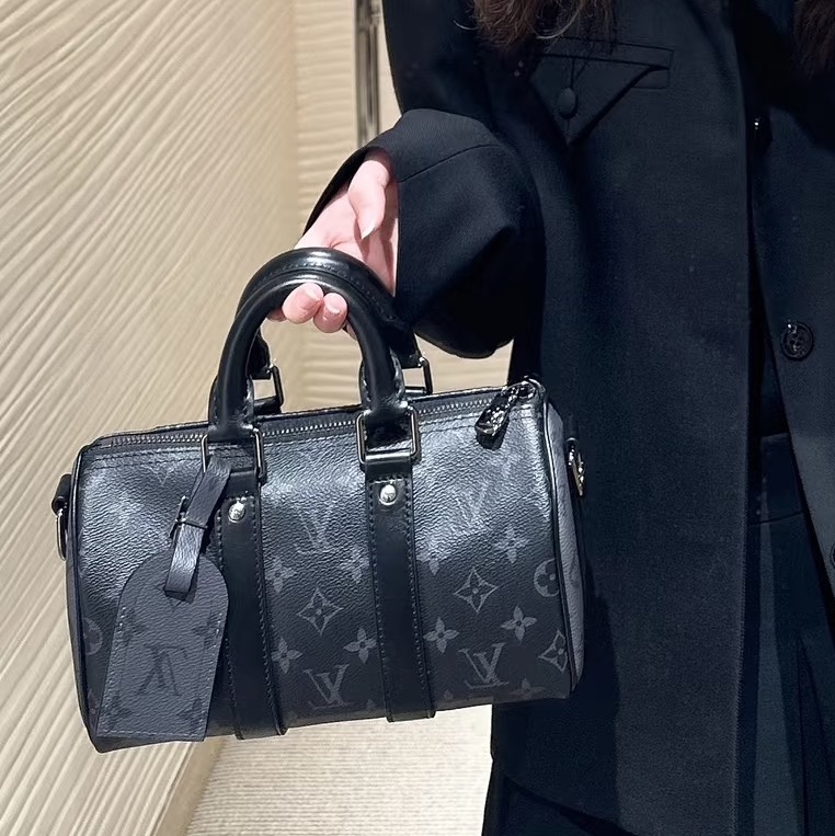 一眼淪陷❤️‍🔥Lv路易威登黑色皮革老花keepall25手提單肩斜挎包-0