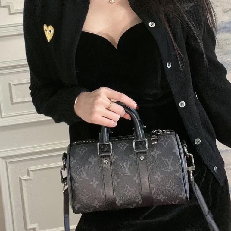 一眼淪陷❤️‍🔥Lv路易威登黑色皮革老花keepall25手提單肩斜挎包-2