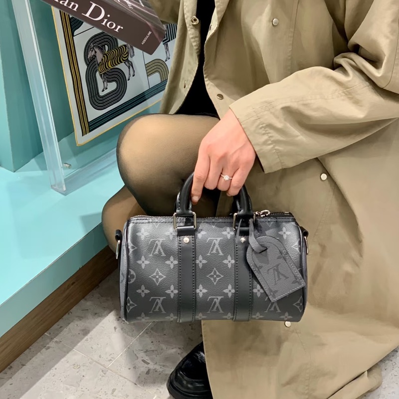 一眼淪陷❤️‍🔥Lv路易威登黑色皮革老花keepall25手提單肩斜挎包-5