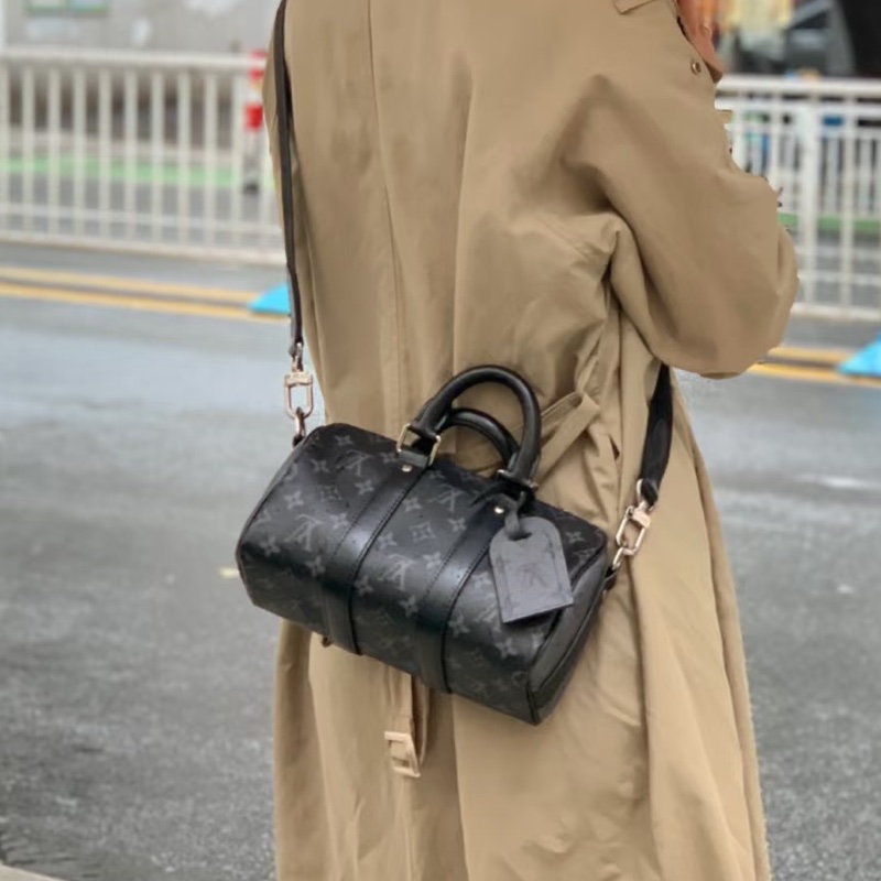 一眼淪陷❤️‍🔥Lv路易威登黑色皮革老花keepall25手提單肩斜挎包-6