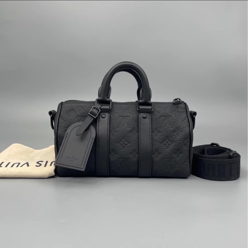 低調俐落款😎lv路易威登全皮黑色老花壓紋黑武士keepall25手提單肩斜挎包-9
