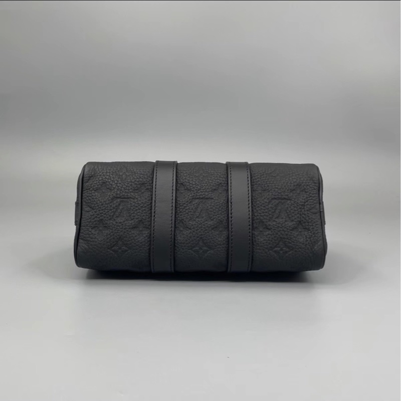 低調俐落款😎lv路易威登全皮黑色老花壓紋黑武士keepall25手提單肩斜挎包-11