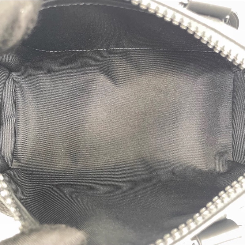 低調俐落款😎lv路易威登全皮黑色老花壓紋黑武士keepall25手提單肩斜挎包-17