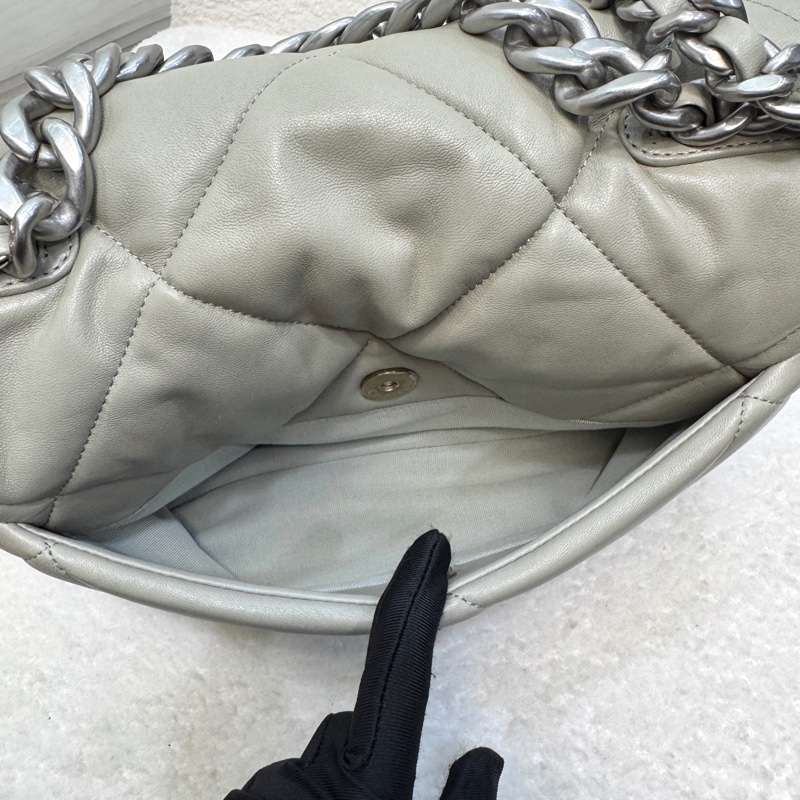 🕊️絕美氣質色Chanel 19 Bag 30cm 鼠尾草灰 🤍 香奈兒21K 季節限量山羊皮銀釦 AS1161-11