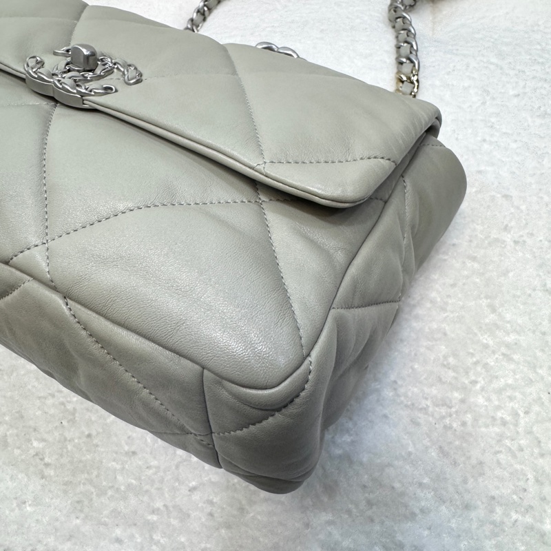 🕊️絕美氣質色Chanel 19 Bag 30cm 鼠尾草灰 🤍 香奈兒21K 季節限量山羊皮銀釦 AS1161-14