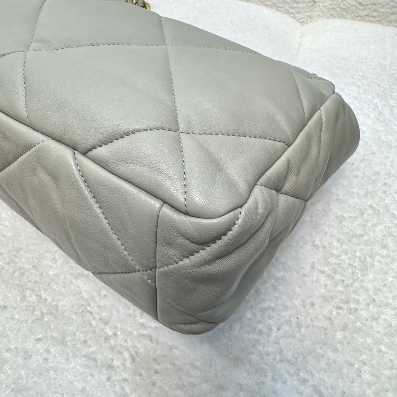 🕊️絕美氣質色Chanel 19 Bag 30cm 鼠尾草灰 🤍 香奈兒21K 季節限量山羊皮銀釦 AS1161-16
