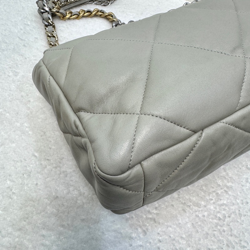 🕊️絕美氣質色Chanel 19 Bag 30cm 鼠尾草灰 🤍 香奈兒21K 季節限量山羊皮銀釦 AS1161-17