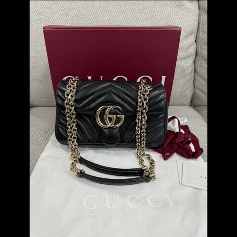 Gucci marmont 小號新款黑色羊皮淡金鏈斜背肩背包