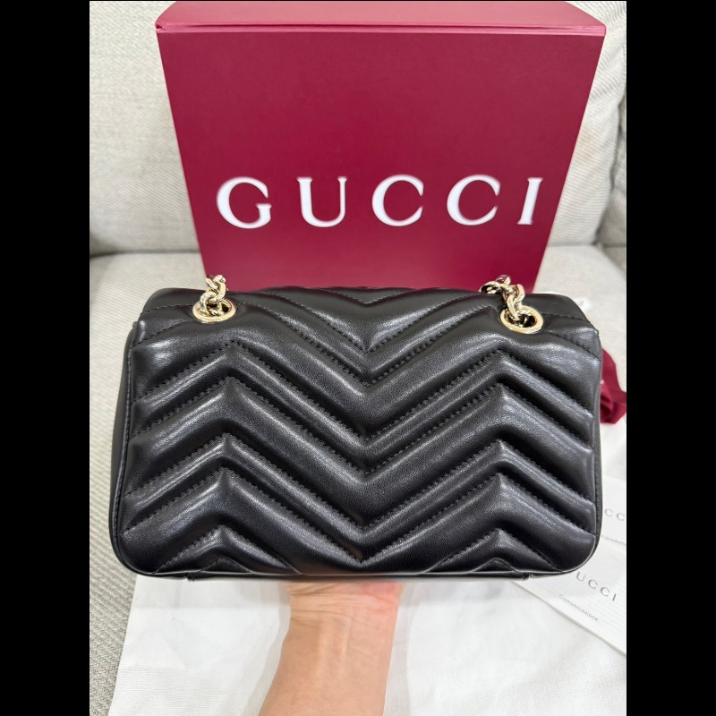 Gucci marmont 小號新款黑色羊皮淡金鏈斜背肩背包-1
