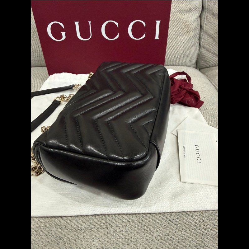 Gucci marmont 小號新款黑色羊皮淡金鏈斜背肩背包-9