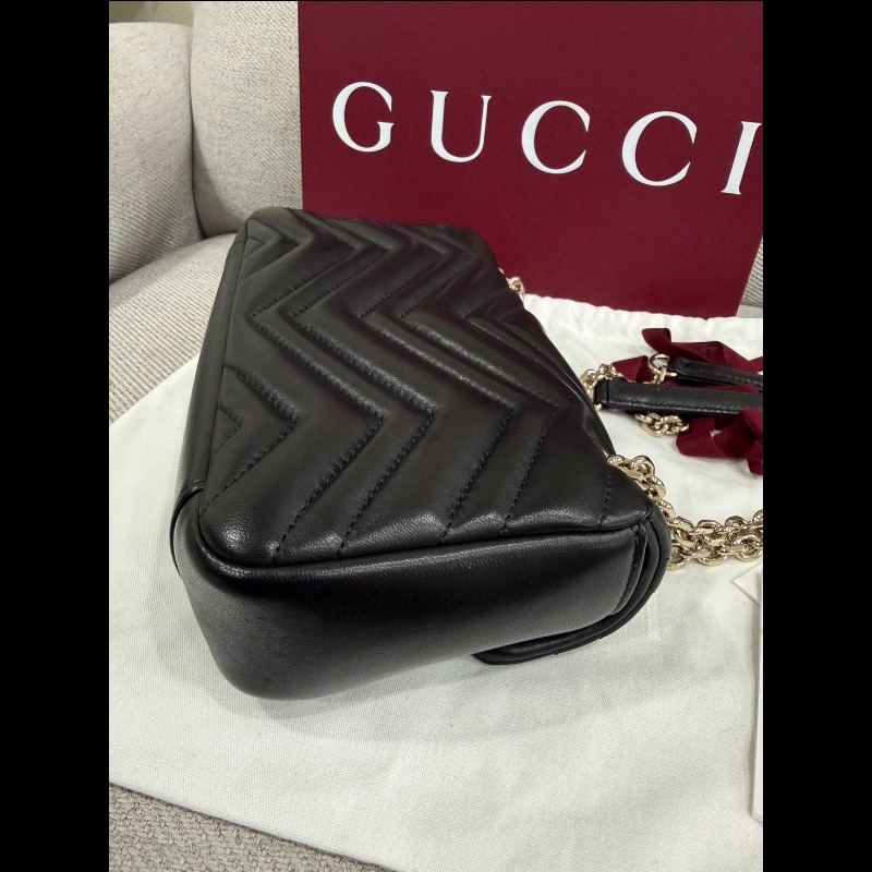 Gucci marmont 小號新款黑色羊皮淡金鏈斜背肩背包-14