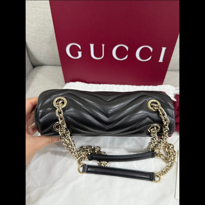 Gucci marmont 小號新款黑色羊皮淡金鏈斜背肩背包-18