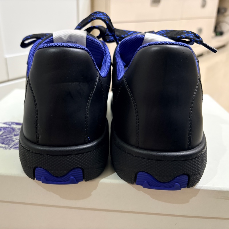 Burberry 男士黑色小牛皮休閒/運動鞋39-9