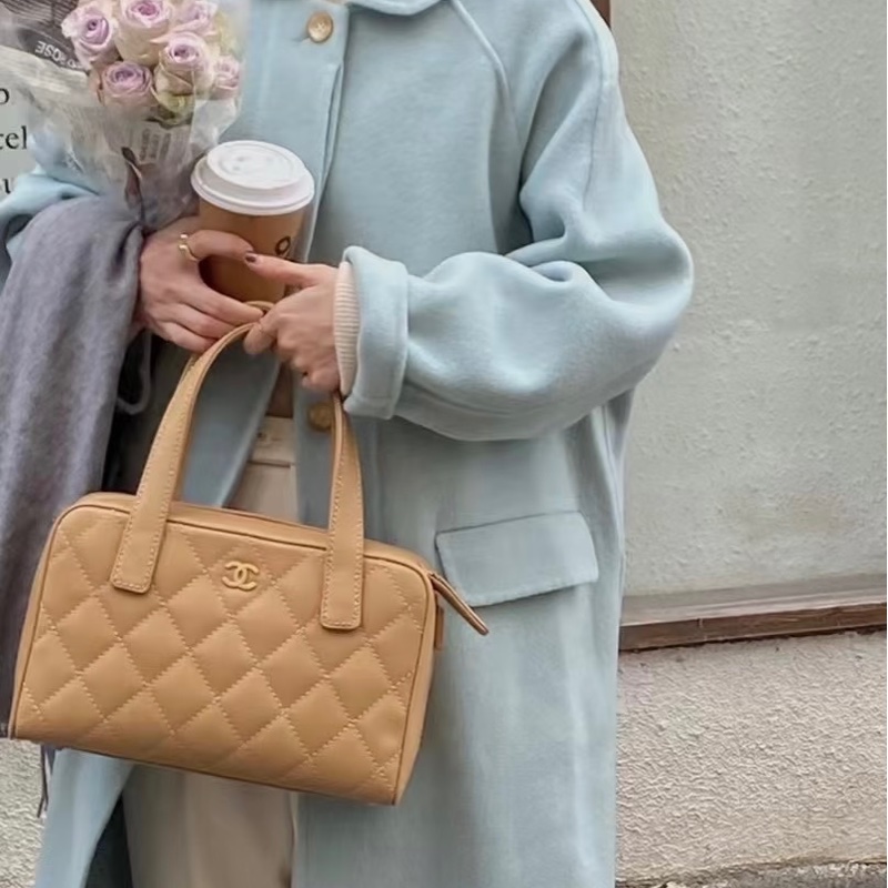Chanel 奶茶色手提包-1