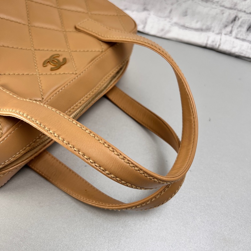 Chanel 奶茶色手提包-8