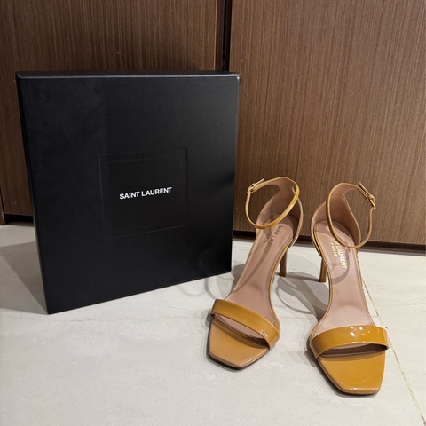 Saint Laurent 膚色漆皮高跟涼鞋