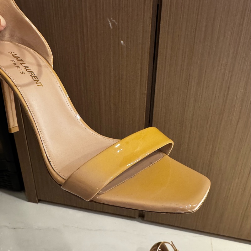 Saint Laurent 膚色漆皮高跟涼鞋-3