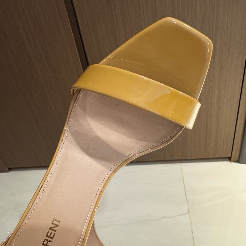 Saint Laurent 膚色漆皮高跟涼鞋-10
