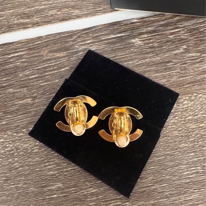 Chanel 香奈兒缺貨款logo書包釦金釦夾式耳環 耳夾-1