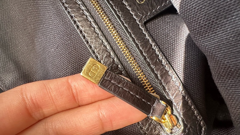 Dior皺面小牛皮 D-Journey小型包-24