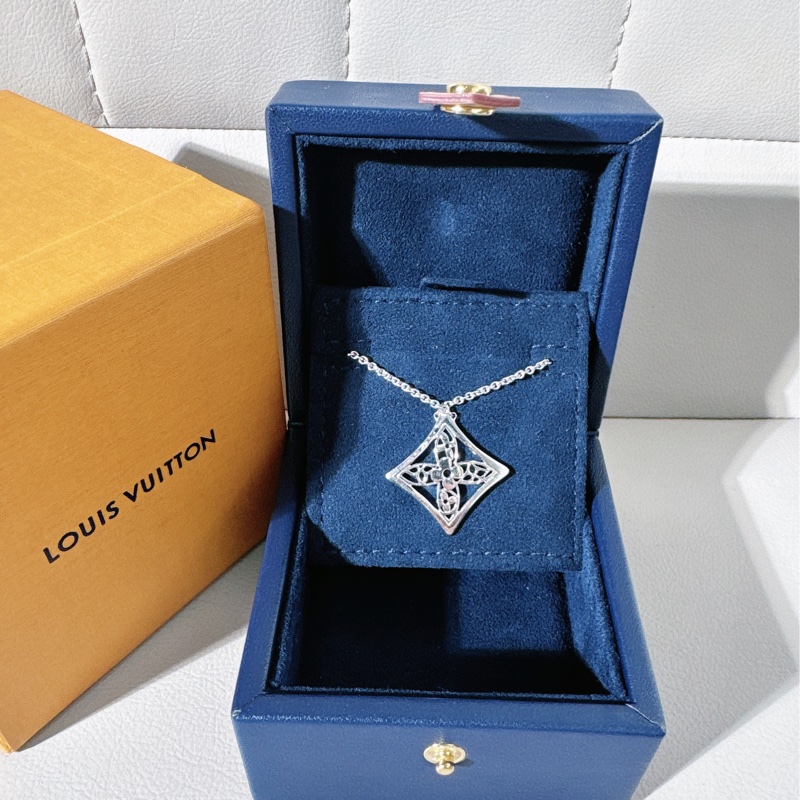 Lv 路易威登 ldylle Blossom 18K 白金項鍊，2010 年典藏中古款-1