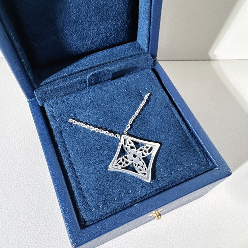 Lv 路易威登 ldylle Blossom 18K 白金項鍊，2010 年典藏中古款-2