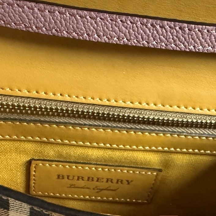 Burberry經典格紋牛皮肩背/斜背包-9