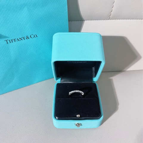 Tiffany 蒂芙尼 Forever系列 鉑金 半鑽婚戒戒指，寬度 2.2mm，美碼 5 碼，歐碼 49 號