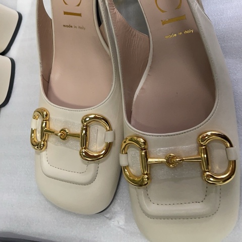 僅試穿 Gucci古馳 馬前扣白色高跟涼鞋39碼 🈚附件