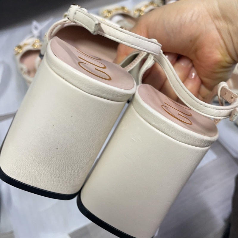 僅試穿 Gucci古馳 馬前扣白色高跟涼鞋39碼 🈚附件-1