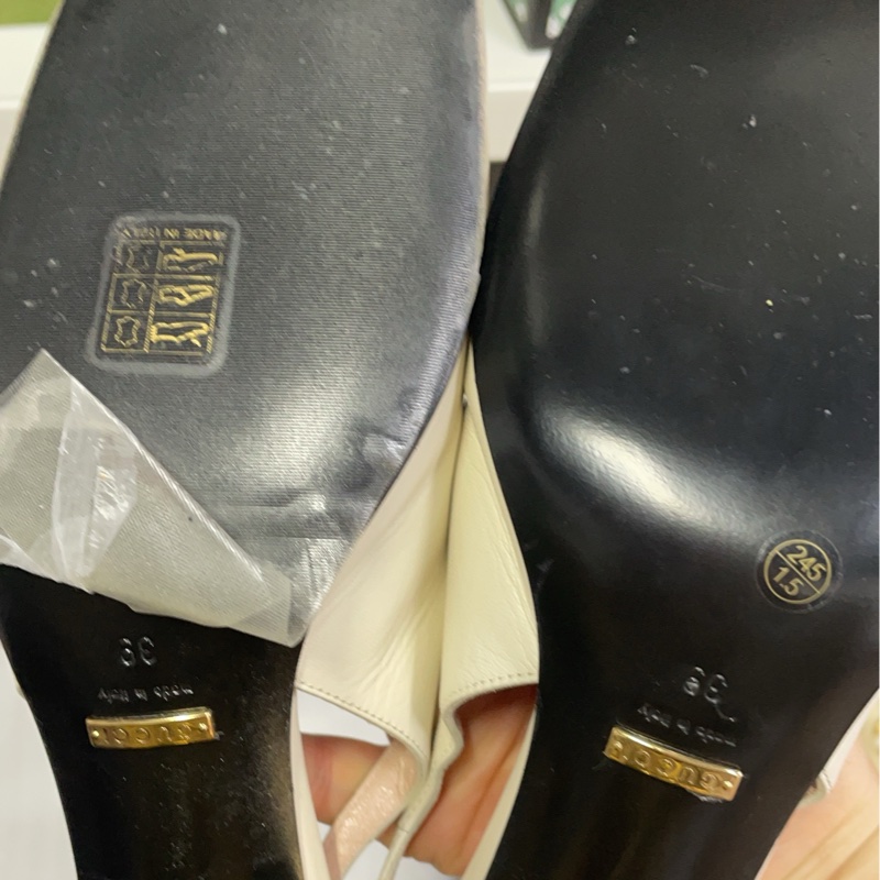 僅試穿 Gucci古馳 馬前扣白色高跟涼鞋39碼 🈚附件-7