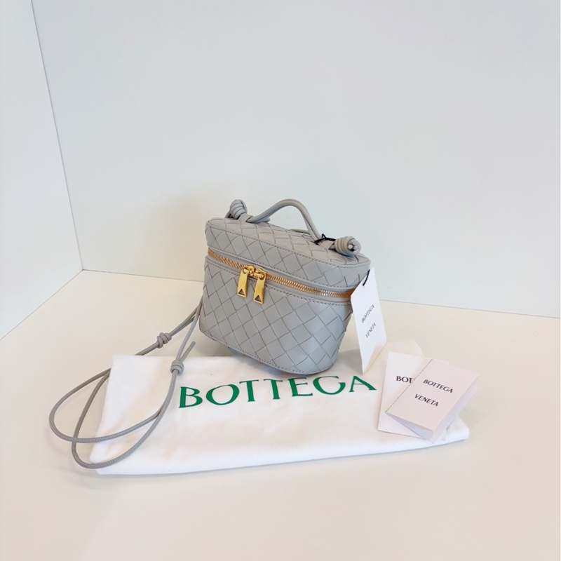 BV 葆蝶家 bangbang vanity case 浅灰色金扣-2